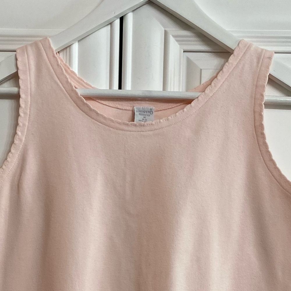 Lands’End Women’s Size Medium Soft Pink Tank Top Scalloped Neck Shoulder NWOT - Picture 2 of 6